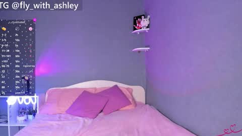 Snapshot of ashley_fly chatting on October 1, 7:51 am ashley_fly online show from October 1, 7:51 am