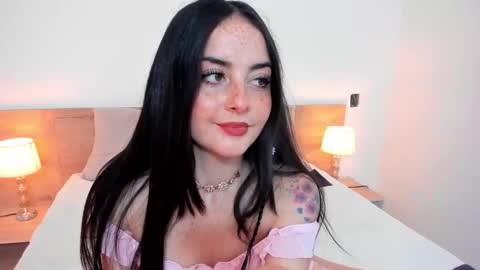 Snapshot of ashley_petit chatting on October 3, 12:24 pm ashley_petit online show from October 3, 12:24 pm