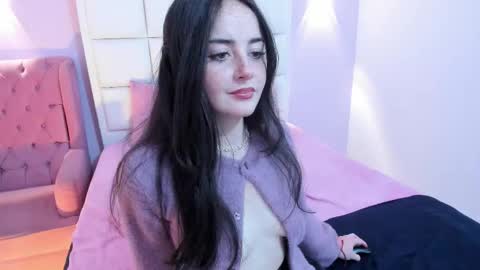 Snapshot of ashley_petit chatting on September 16, 1:24 pm ashley_petit online show from September 16, 1:24 pm