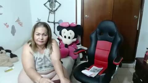 Snapshot of ashley_pink11 chatting on October 21, 12:05 am ashley pink11 online show from October 21, 12:05 am