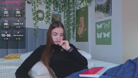 Snapshot of ashley_tempt chatting on October 4, 5:05 am Ashle online show from October 4, 5:05 am