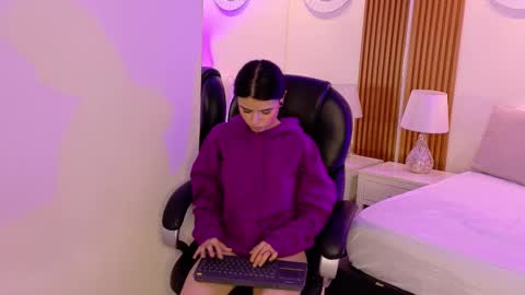 Snapshot of ashleyginger_ chatting on October 16, 5:18 am Ashley online show from October 16, 5:18 am
