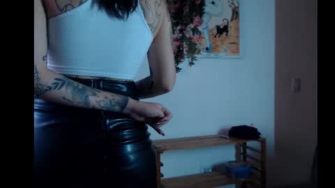 ashleyharper__ online show from October 29, 10:10 pm