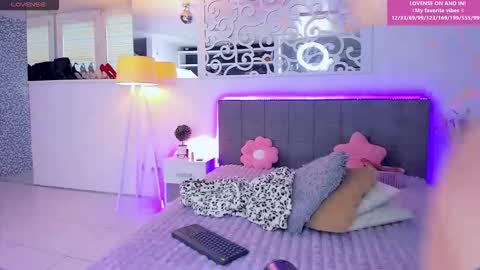 AshleyJonse online show from November 11, 6:48 am