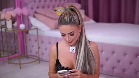 Snapshot of ashleysinnx chatting on October 6, 4:58 pm Ashley online show from October 6, 4:58 pm
