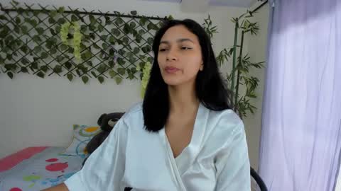 Snapshot of asiam_brunet chatting on September 25, 2:57 pm Camila online show from September 25, 2:57 pm