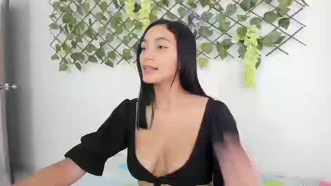 Snapshot of asiam_brunet chatting on October 16, 6:07 pm Camila online show from October 16, 6:07 pm