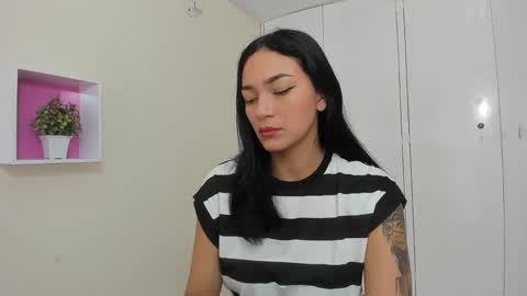 Snapshot of asiam_brunet chatting on February 26, 12:49 pm Camila online show from February 26, 12:49 pm