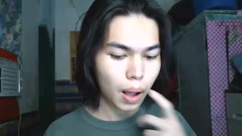 asian_babyboi online show from May 3, 12:44 pm