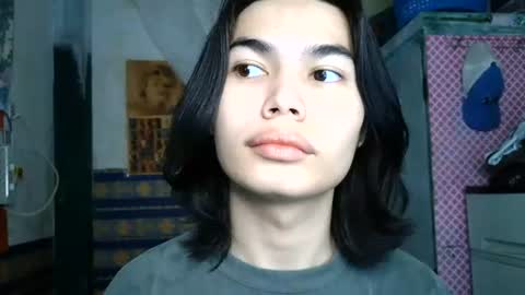 asian_babyboi online show from July 13, 7:01 am