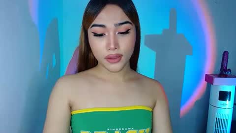 Snapshot of asian_caulix chatting on October 2, 2:27 pm baby caulix online show from October 2, 2:27 pm