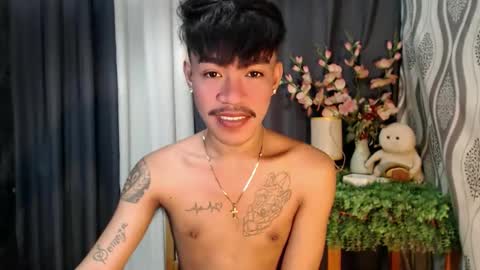 Snapshot of asian_kimxxx chatting on October 13, 10:17 am don online show from October 13, 10:17 am
