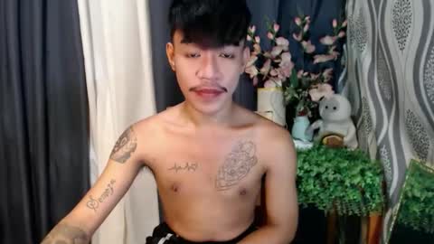 Snapshot of asian_kimxxx chatting on October 20, 12:32 pm don online show from October 20, 12:32 pm