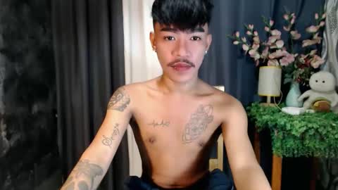 Snapshot of asian_kimxxx chatting on October 9, 12:10 pm don online show from October 9, 12:10 pm