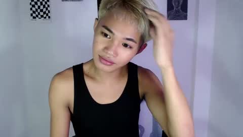 asian_lover05 online show from July 20, 9:45 am