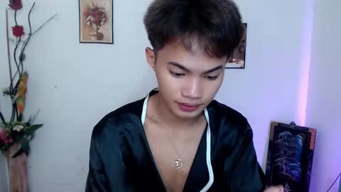 Snapshot of asian_lover05 chatting on September 29, 6:18 pm asian_lover05 online show from September 29, 6:18 pm