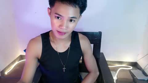 asian_lover05 online show from February 12, 4:43 pm