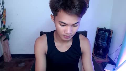 Snapshot of asian_lover05 chatting on September 30, 7:24 pm asian_lover05 online show from September 30, 7:24 pm
