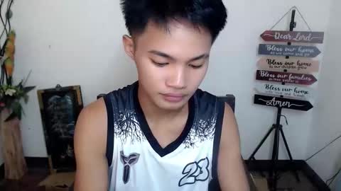 Snapshot of asian_lover05 chatting on October 11, 5:49 pm asian_lover05 online show from October 11, 5:49 pm
