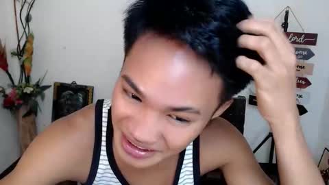 Snapshot of asian_lover05 chatting on October 17, 6:56 pm asian_lover05 online show from October 17, 6:56 pm