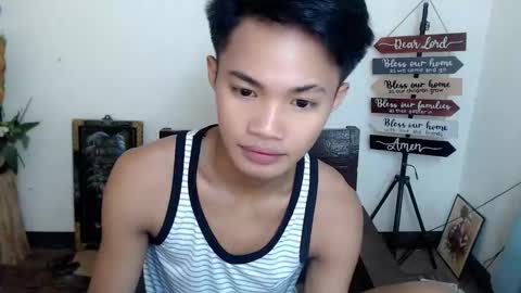 Snapshot of asian_lover05 chatting on October 13, 6:10 pm asian_lover05 online show from October 13, 6:10 pm