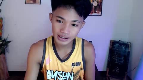 Snapshot of asian_lover05 chatting on October 5, 7:21 pm asian_lover05 online show from October 5, 7:21 pm