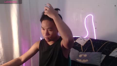 Snapshot of asian_prince_of_cock chatting on September 15, 9:44 am Prince online show from September 15, 9:44 am