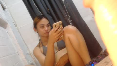 Snapshot of asian_reyshell chatting on January 17, 6:47 am Reyshell online show from January 17, 6:47 am