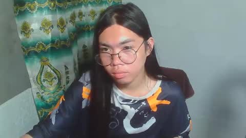 Snapshot of asian_rhean chatting on March 5, 6:12 pm Rhean online show from March 5, 6:12 pm