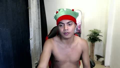 Snapshot of asianboyhunt chatting on October 21, 7:06 pm Fev online show from October 21, 7:06 pm