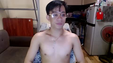 Snapshot of asiandreamboyx chatting on February 15, 12:33 pm asiandreamboyx online show from February 15, 12:33 pm