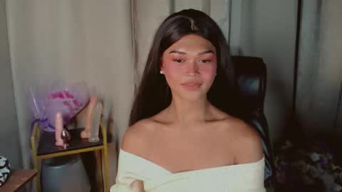 Kianna online show from April 18, 2:19 pm