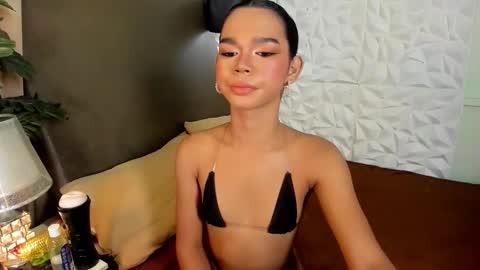 asianpetiteprincess online show from October 28, 2:12 am