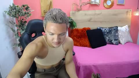 ASLY online show from April 8, 11:35 am