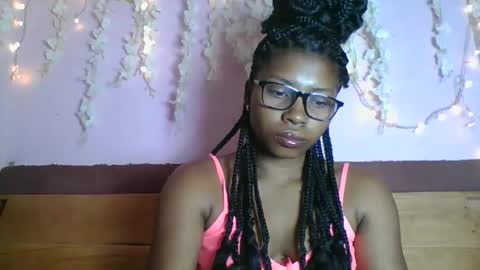 asmiraa online show from May 7, 7:42 pm