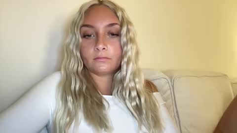 Snapshot of aspenaries chatting on March 4, 1:12 am Aspen Aries online show from March 4, 1:12 am