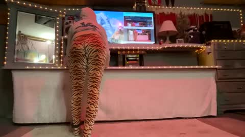 SIR WILLIAM online show from February 3, 7:02 am