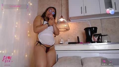 Snapshot of assbig_daphne chatting on October 10, 1:06 pm Daphne online show from October 10, 1:06 pm