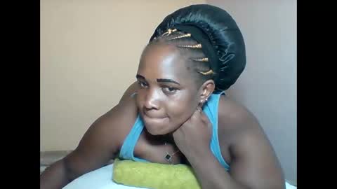 Snapshot of assqueen4 chatting on September 25, 1:18 pm FLORAH DANIEL online show from September 25, 1:18 pm