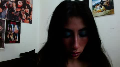 Snapshot of asterothxznikki chatting on December 18, 12:18 pm Asterothxznikki online show from December 18, 12:18 pm