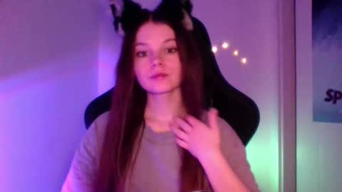 astradream_ online show from December 19, 10:27 pm