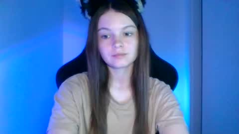 astradream_ online show from September 26, 5:43 pm