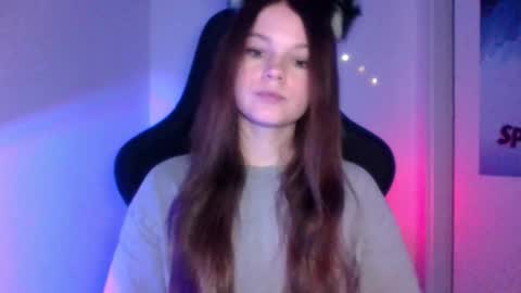 astradream_ online show from February 4, 9:08 pm