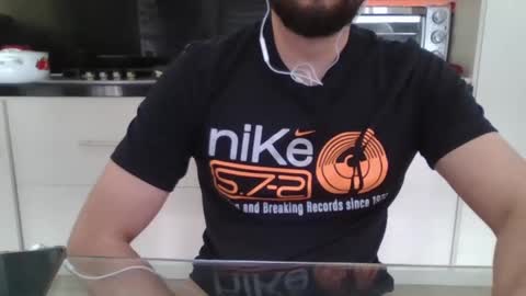 Snapshot of astro_boy_01 chatting on February 19, 6:54 pm astro_boy_01 online show from February 19, 6:54 pm