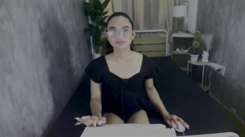 atashakendall online show from December 13, 11:22 pm