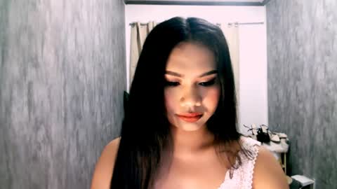 atashakendall online show from April 18, 2:19 pm