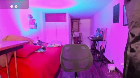 Snapshot of atenea_dragon__ chatting on October 16, 8:07 pm Atenea online show from October 16, 8:07 pm