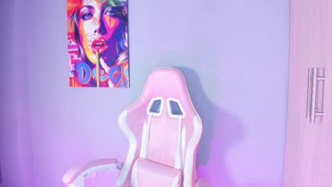 athenea__fox online show from December 14, 11:38 am