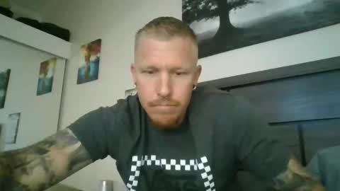 AthleticWhiteboy777 online show from May 23, 4:36 pm
