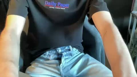 Undress a hung twink  online show from January 10, 11:33 am